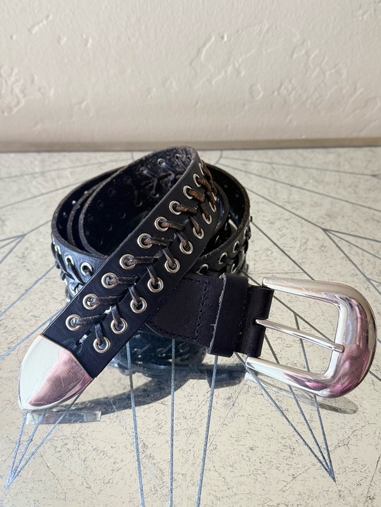 PAIGE Black Leather Grommet Belt with Silver Buckle M main image 7
